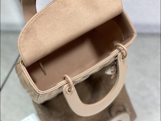 2025228Y750P211354269