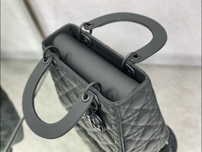 2025228Y750P211354380