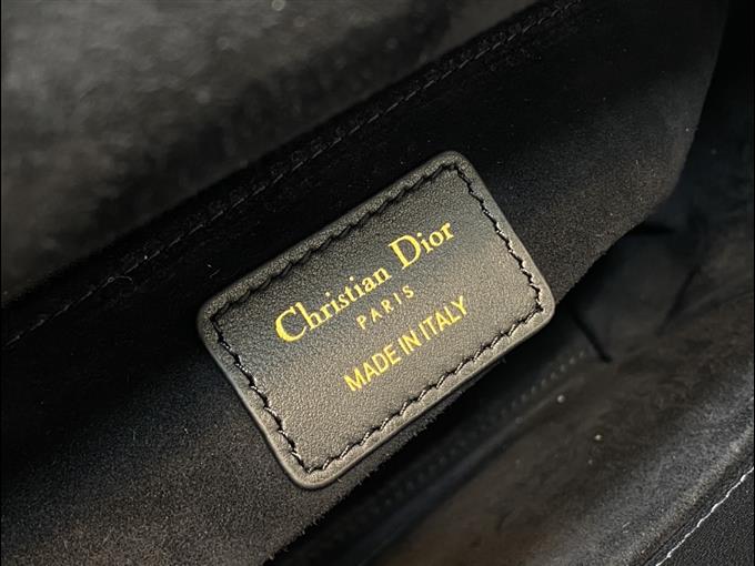 2025228Y750P211354725