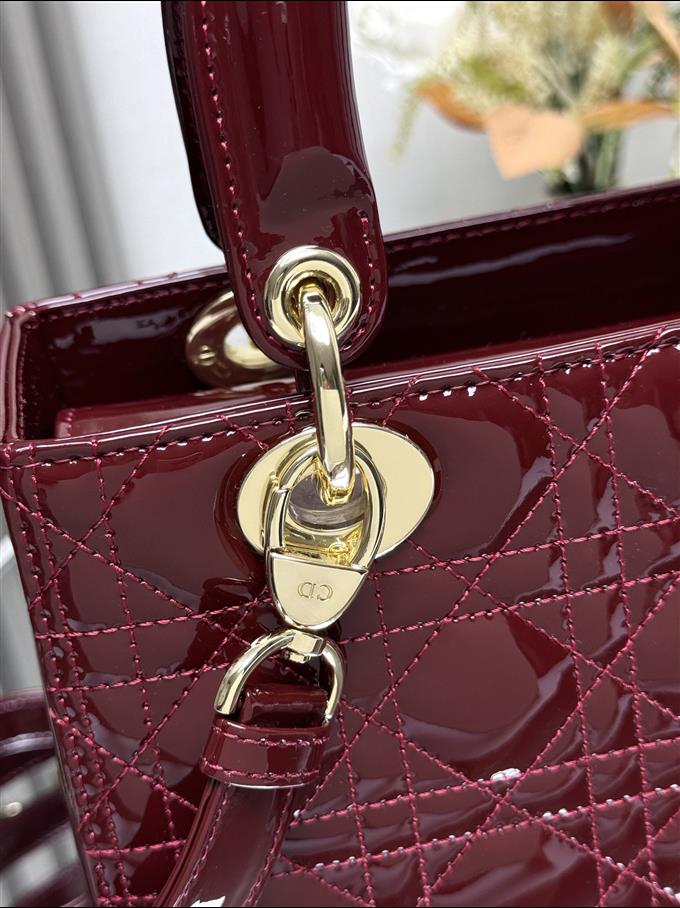 2025228Y750P211358893