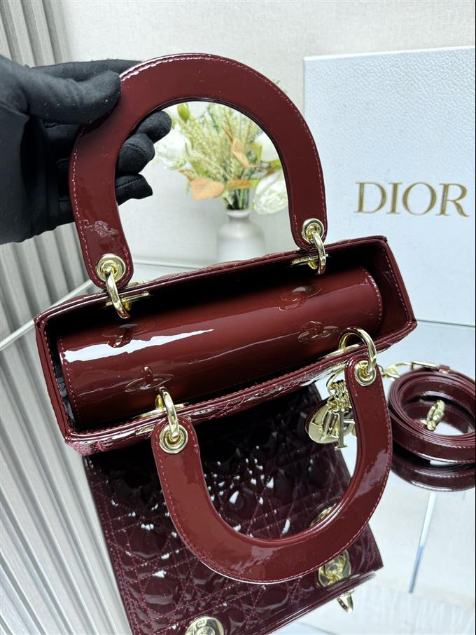 2025228Y750P211358909