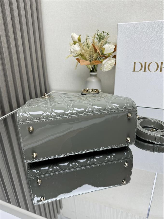 2025228Y750P21135936