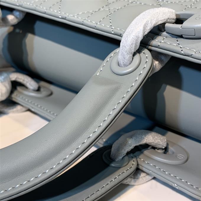 2025228Y750P222255628