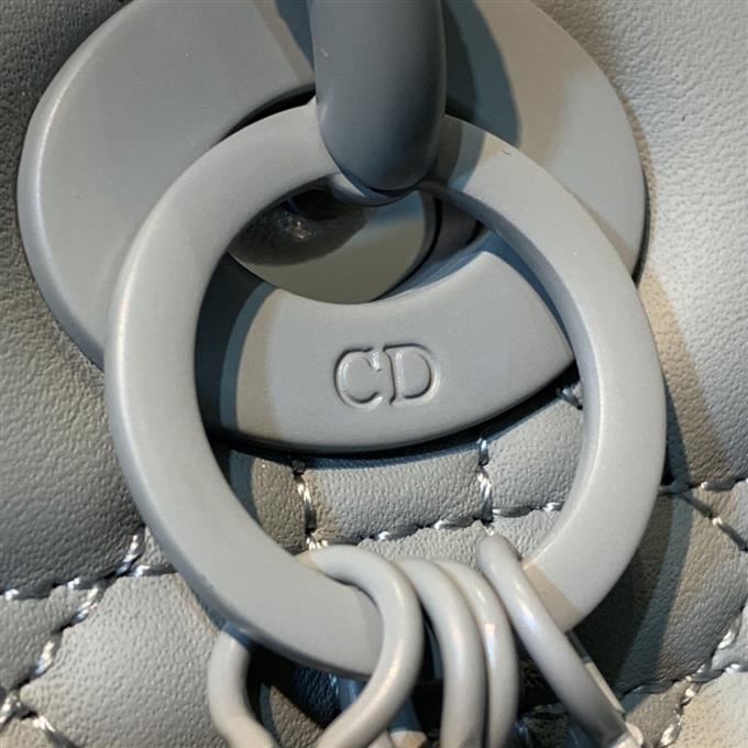 2025228Y750P222255660