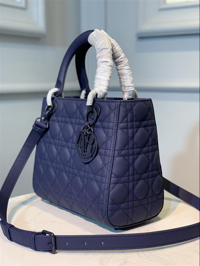 2025228Y750P222255975