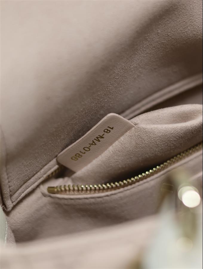 2025228Y800P211354852