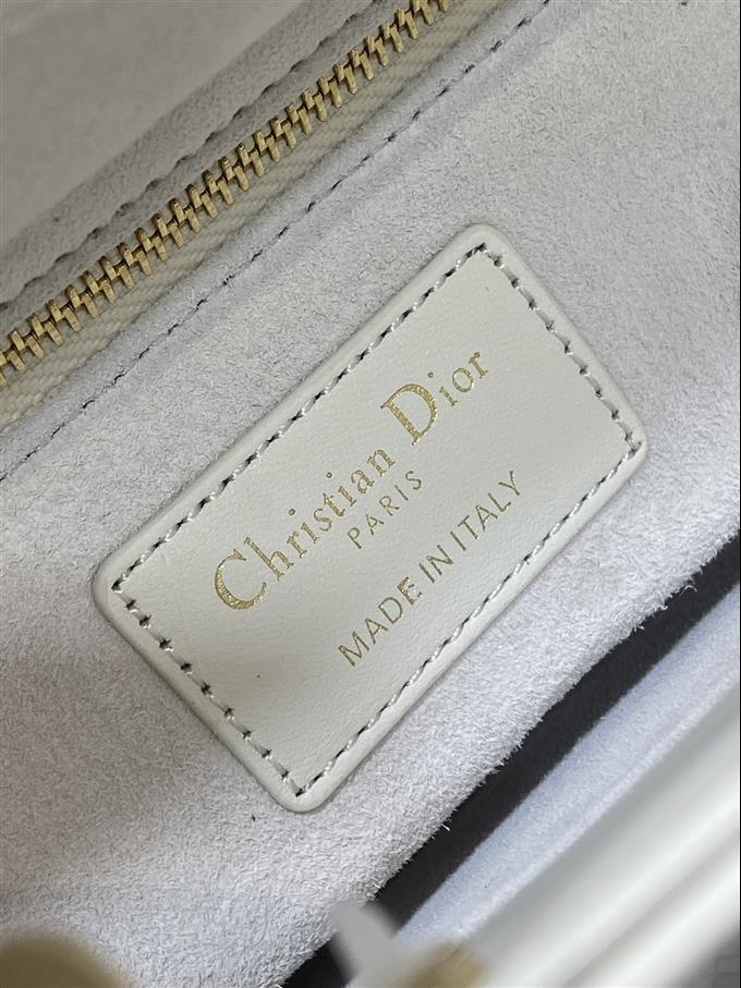 2025228Y880P222254385