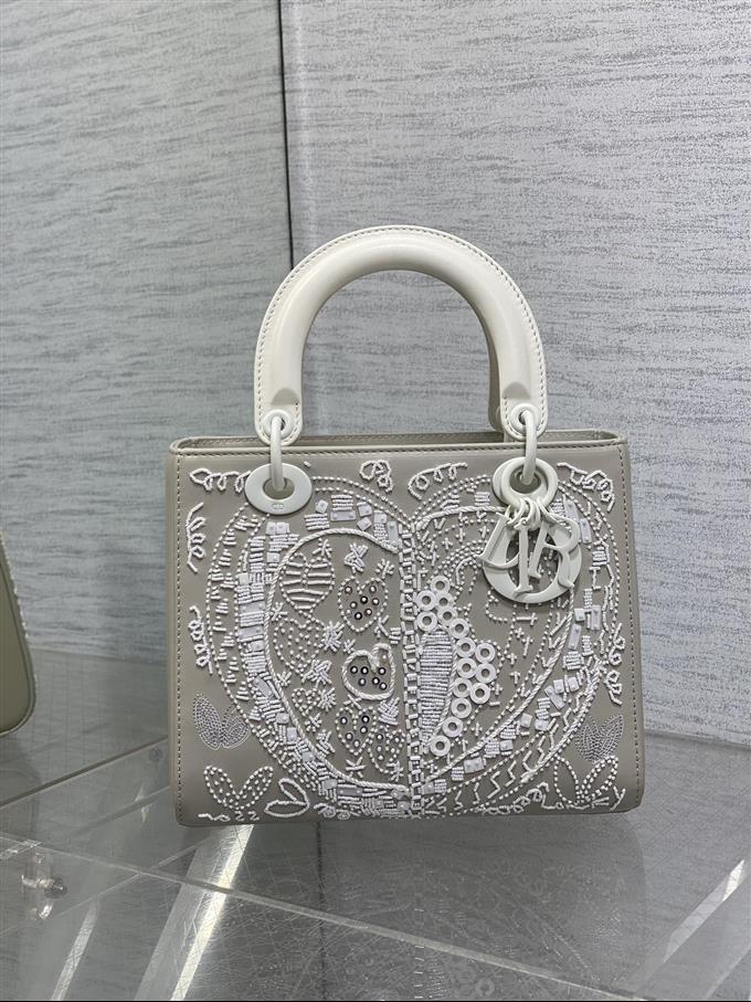 2025228Y1650P222946211