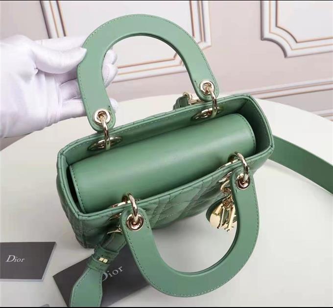 2025228Y700P222550594