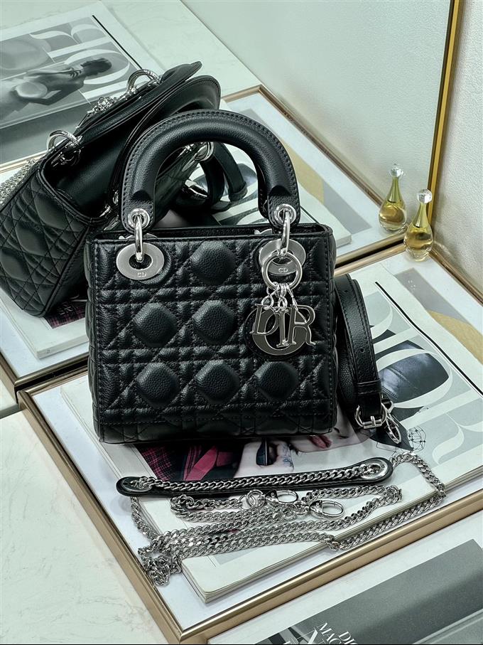 2025228Y600P222947177