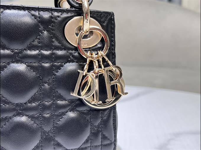 2025228Y600P222947320