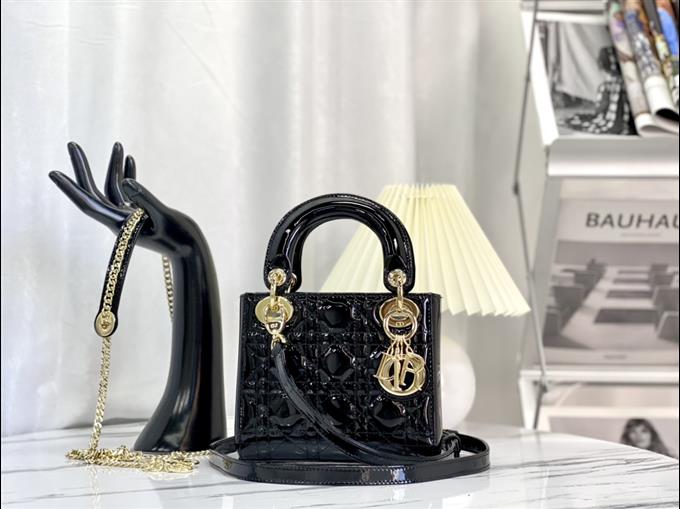 2025228Y600P222947573