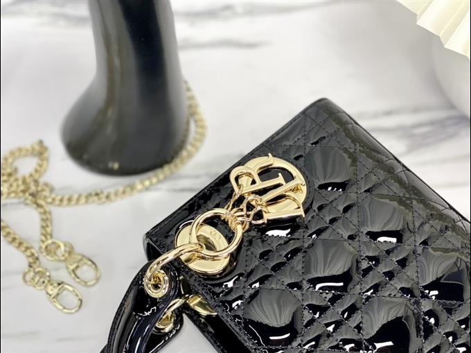 2025228Y600P222947667