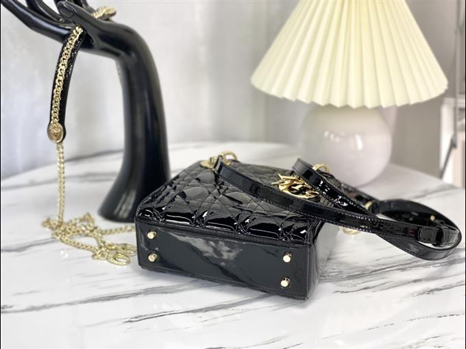 2025228Y600P222947682