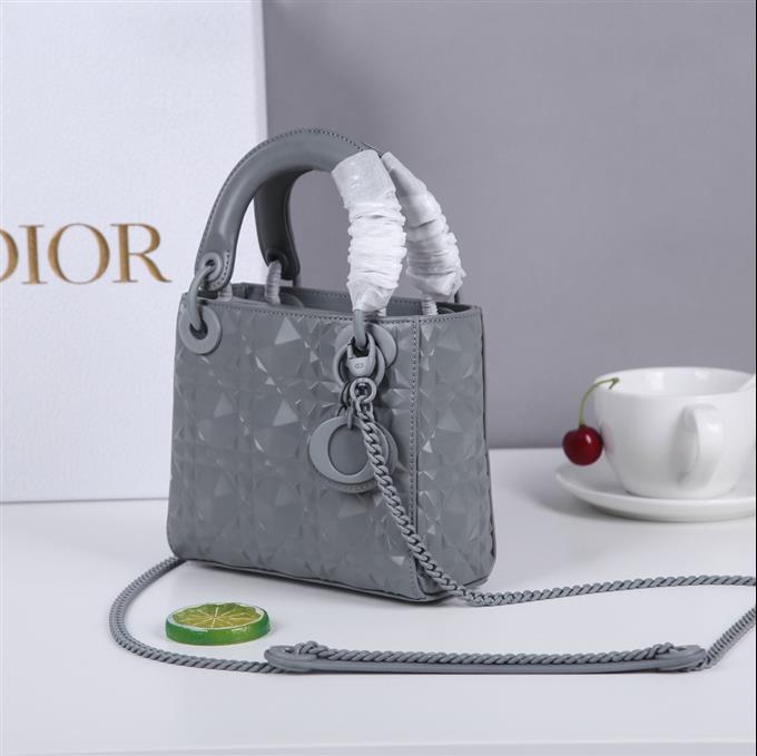 2025228Y600P222947762