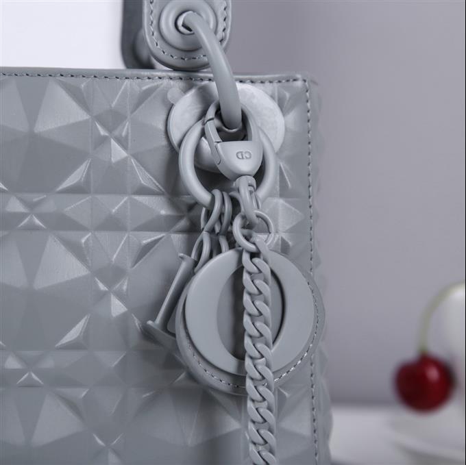 2025228Y600P222947778