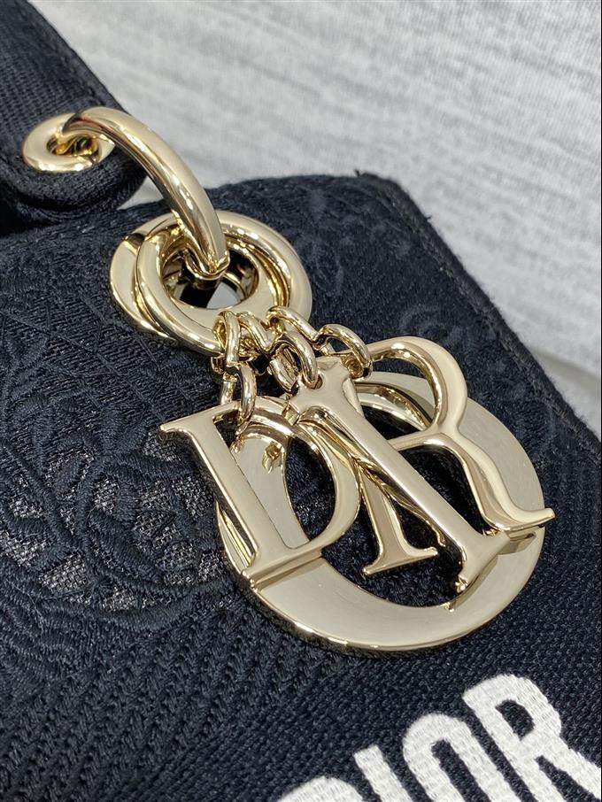 2025228Y600P222947888