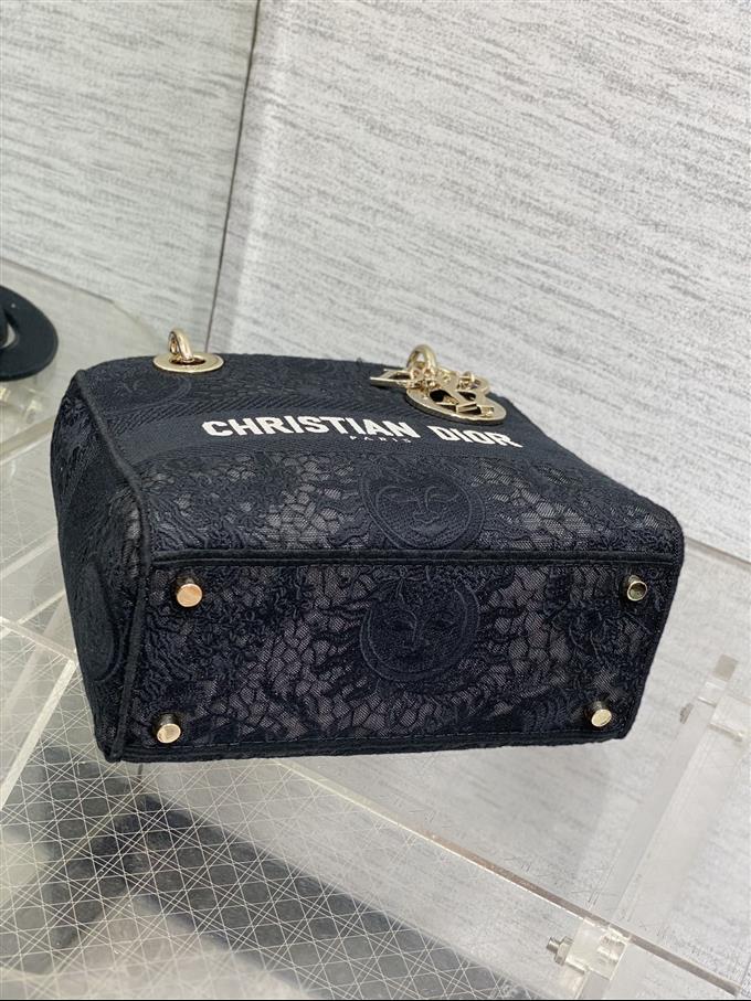 2025228Y600P222947950