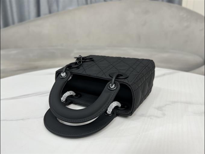 2025228Y650P222948646