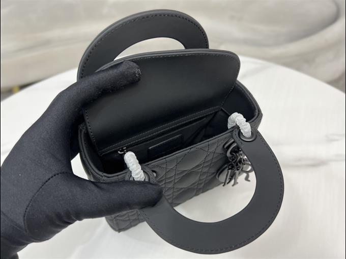 2025228Y650P222948678