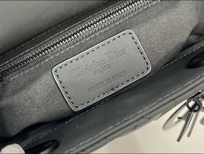 2025228Y650P222948694