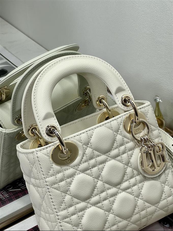 2025228Y650P222949187