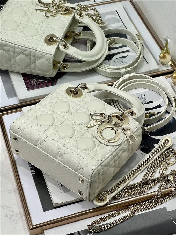 2025228Y650P222949219