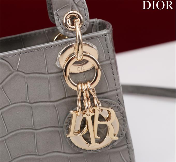 2025228Y650P222949945