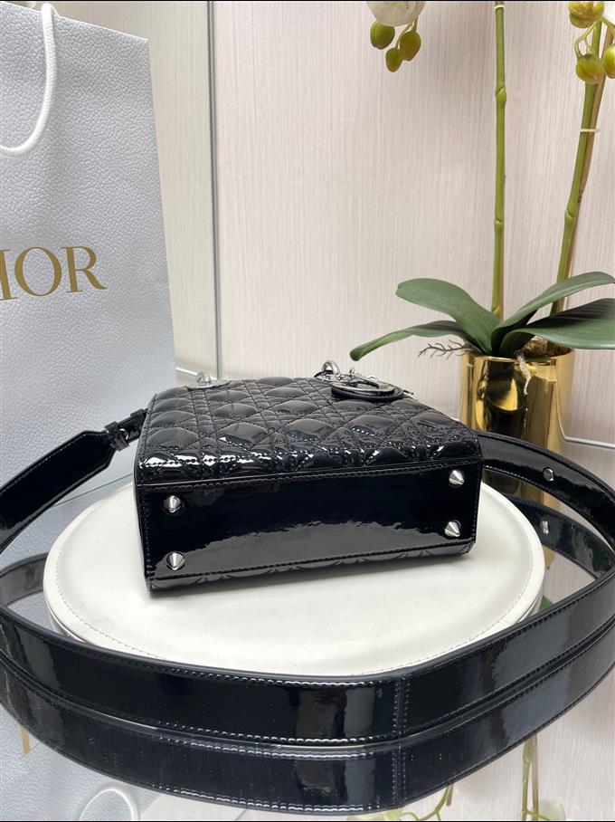 2025228Y650P222950672