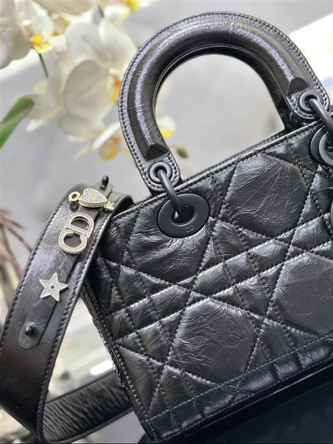 2025228Y700P222422165