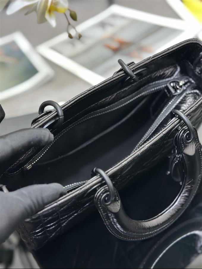 2025228Y700P222422212