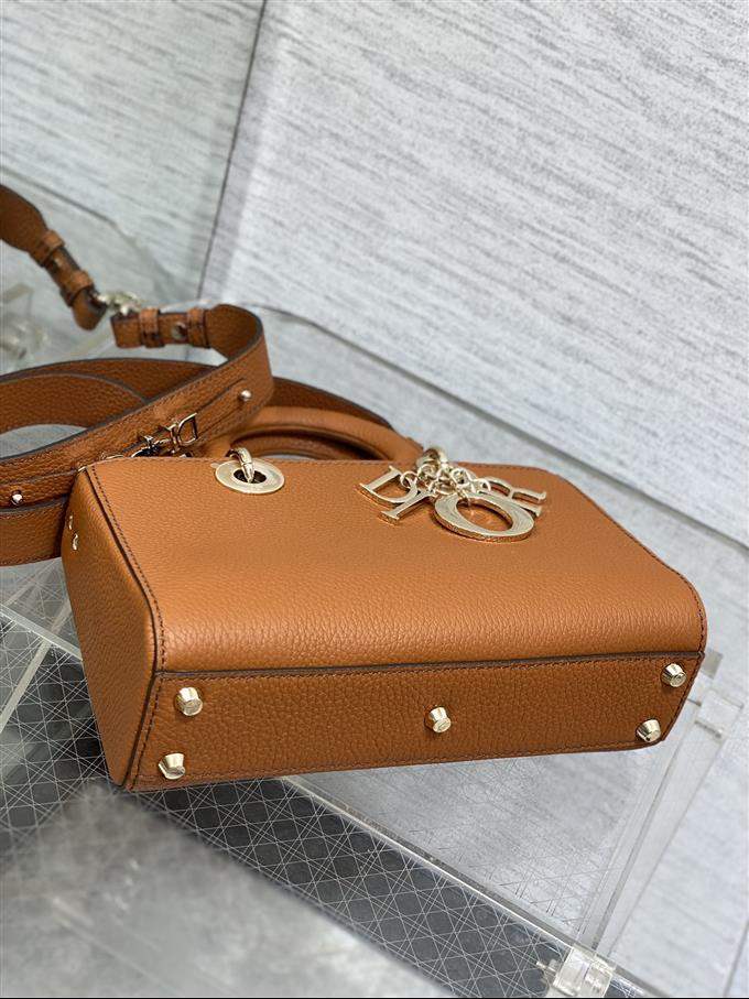 2025228Y700P222422618