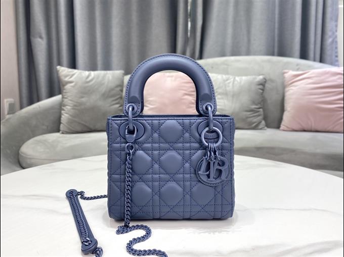 2025228Y700P222951932