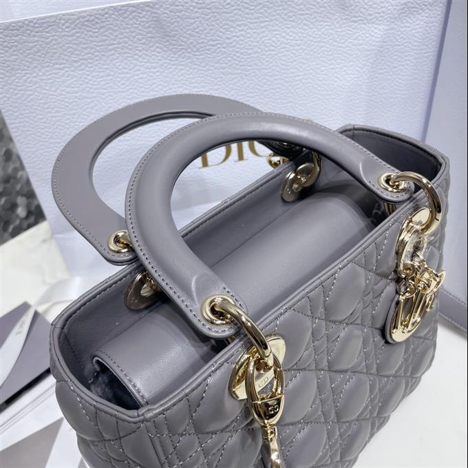 2025228Y700P222952103