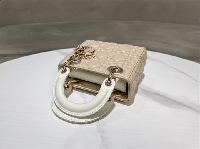 2025228Y700P222952247