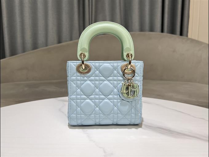 2025228Y700P222952326