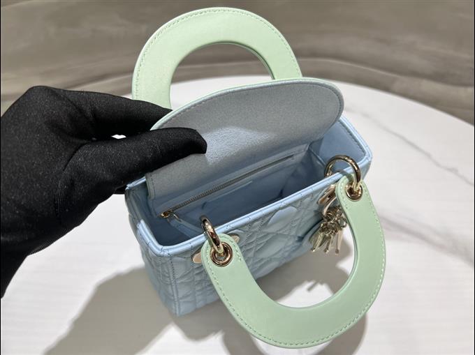 2025228Y700P222952420