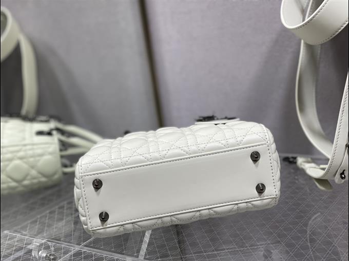 2025228Y700P222959869