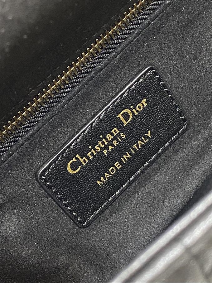 2025228Y730P22300369