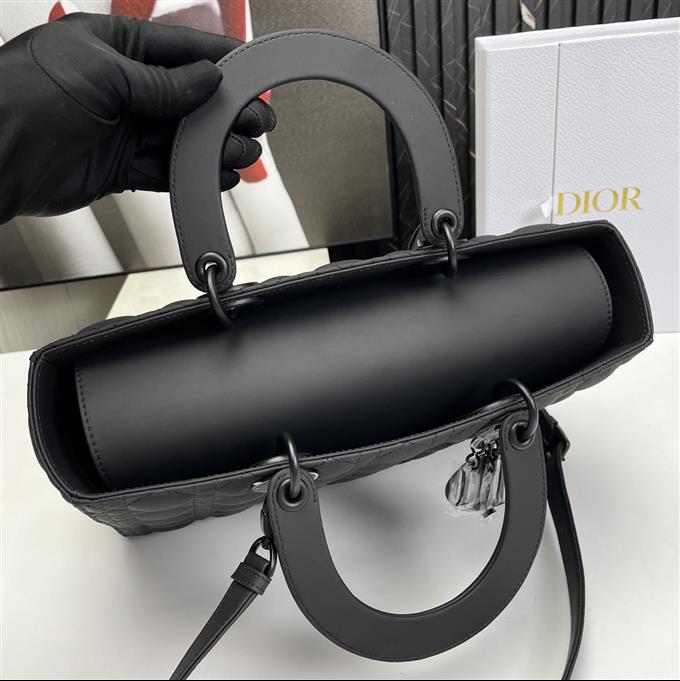 2025228Y880P211824163