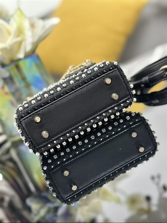 2025228Y1150P222943825