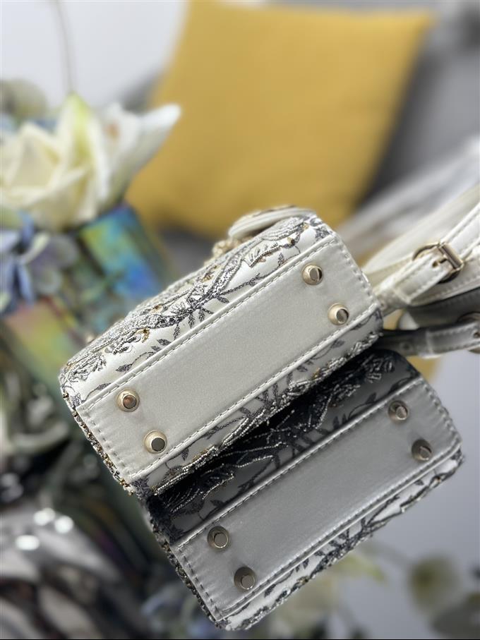 2025228Y1250P222957477