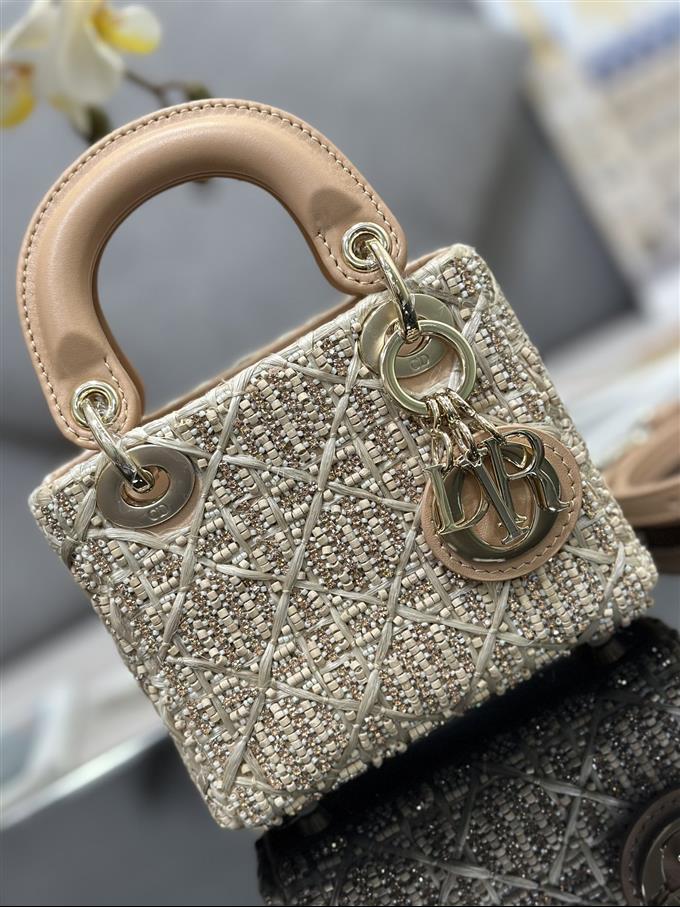 2025228Y1300P222958553