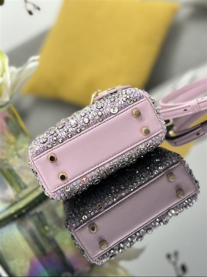 2025228Y1400P222945100