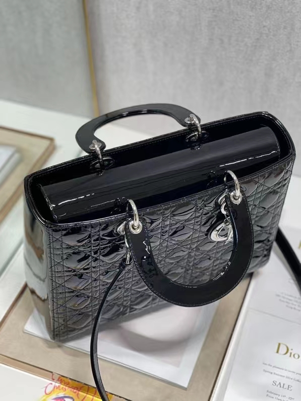 2025228Y880P222953372