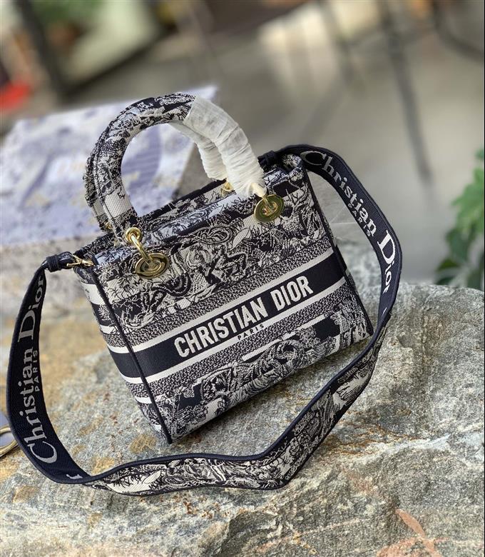 2025228Y900P21233109