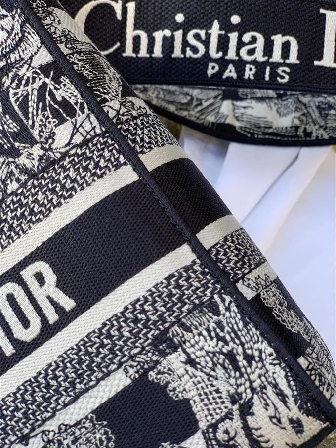 2025228Y900P21233203