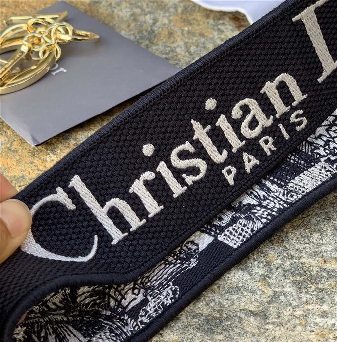 2025228Y900P21233218