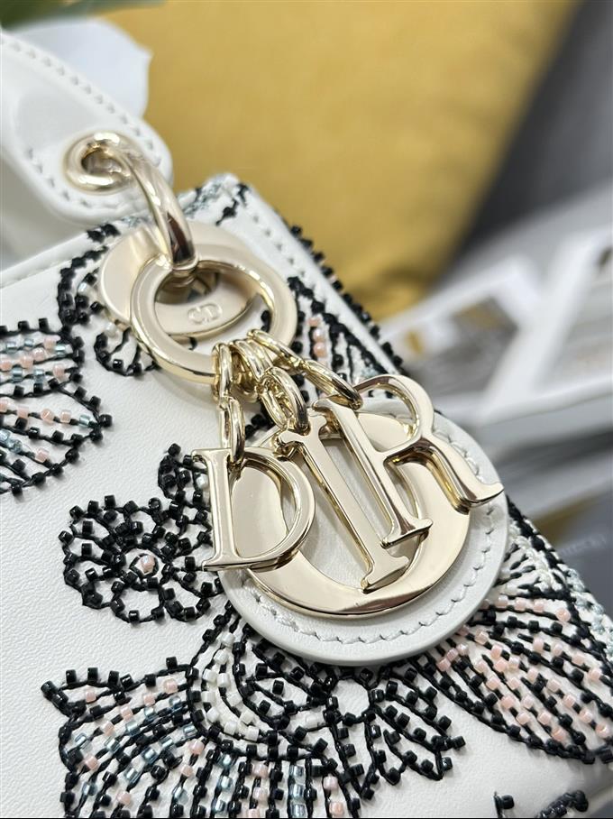 2025228Y900P22300463