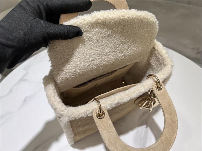 2025228Y950P222956543